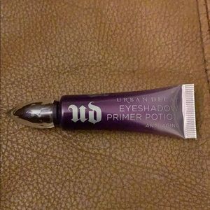 Urban Decay Anti-Aging Eyeshadow Primer Potion